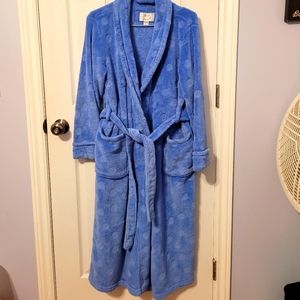 Blue polkadot robe